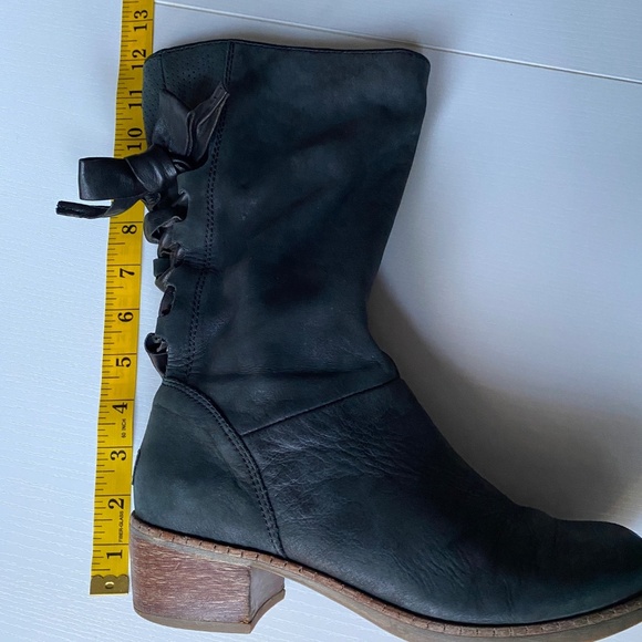 UGG Cary Black Charcoal Suede Leather Back Lace Mid Calf Boots Size 6.5 - Picture 6 of 15